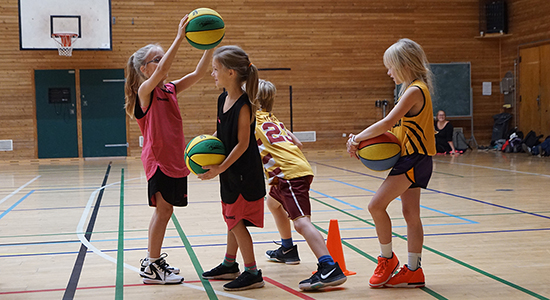 Children plays basket